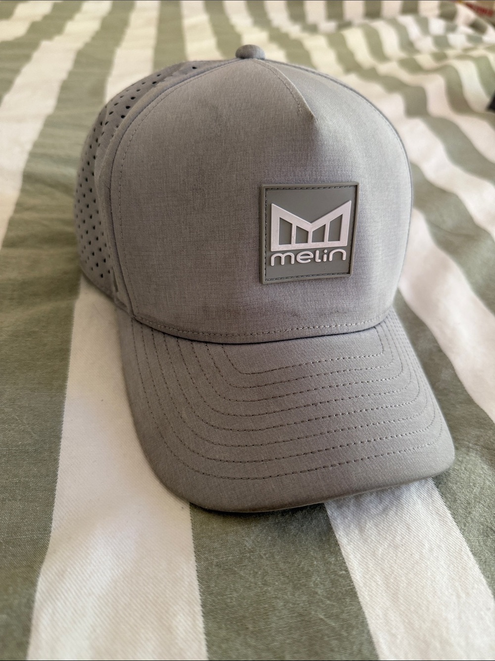 Melin Men's Grey Performance Trucker Hat